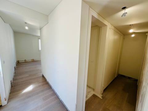 Apartamento T3 - Olivais/ Lisboa - dois logradouros