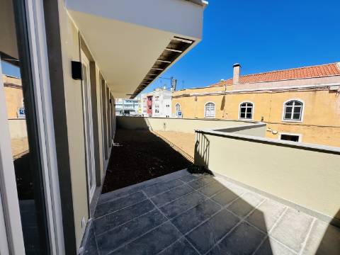 Apartamento T3 - Olivais/ Lisboa - dois logradouros