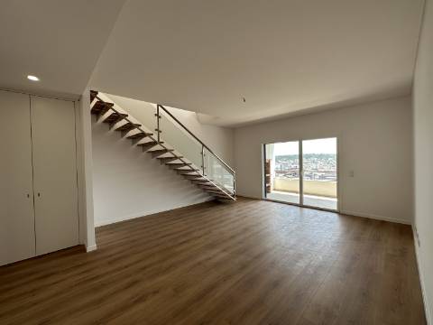 Apartamento Penthouse T4 (NOVO) - Colinas do Cruzeiro - Odivelas