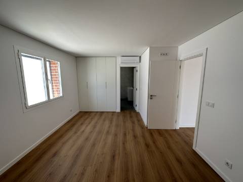 Apartamento Penthouse T4 (NOVO) - Colinas do Cruzeiro - Odivelas