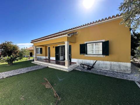 Moradia T4 - Alcanhões (Santarém)