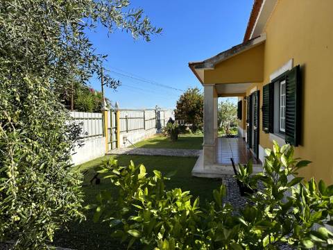 Moradia T4 - Alcanhões (Santarém)