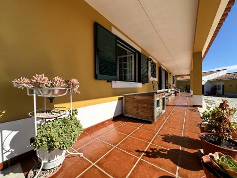 Moradia T4 - Alcanhões (Santarém)