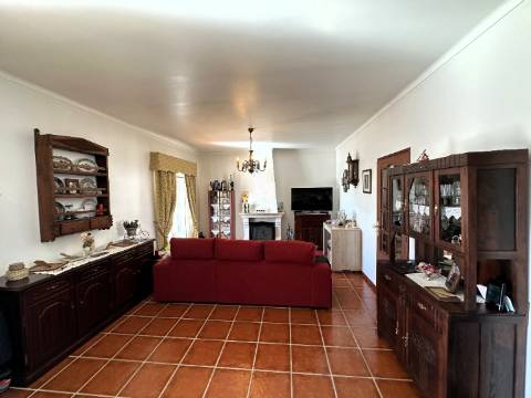 Moradia T4 - Alcanhões (Santarém)