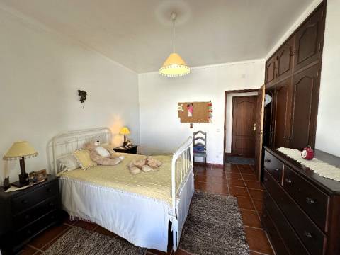 Moradia T4 - Alcanhões (Santarém)