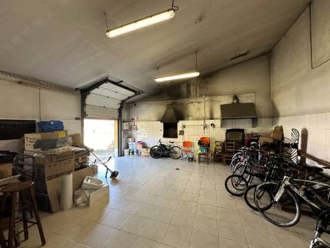 Moradia T4 - Alcanhões (Santarém)