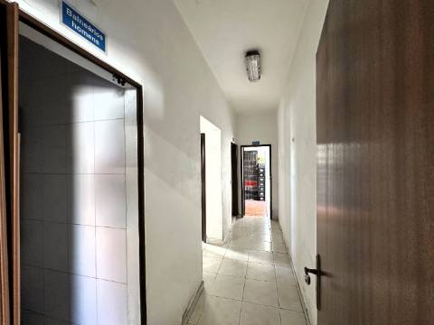 Moradia T4 - Alcanhões (Santarém)