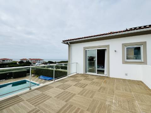 Moradia T3 de 1º andar com cave - Óbidos