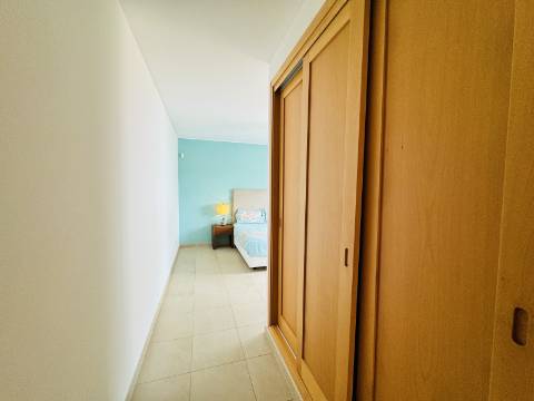 Moradia T3 de 1º andar com cave - Óbidos