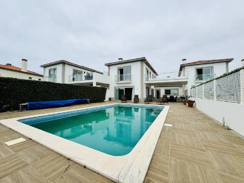 Moradia T3 de 1º andar com cave - Óbidos