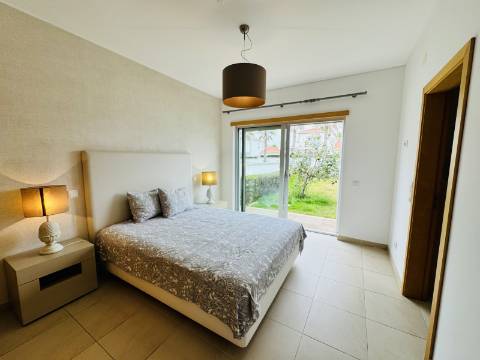 Moradia T3 de 1º andar com cave - Óbidos