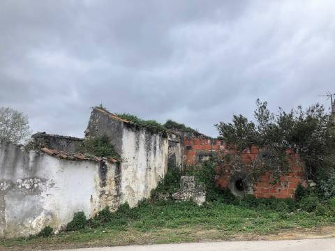 Moradia em ruína - S. Vicente do Paúl