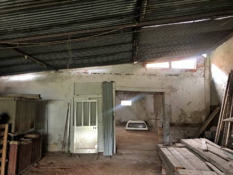 Moradia em ruína - S. Vicente do Paúl