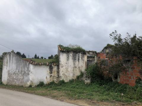 Moradia em ruína - S. Vicente do Paúl