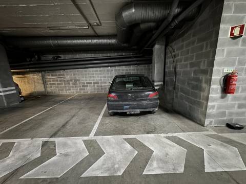 Parqueamento 13 m² - Planalto Santarém