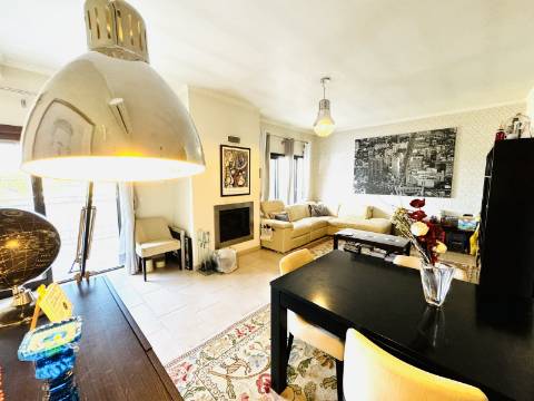 Apartamento T4 Duplex com Box - Santarém