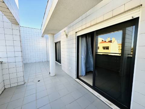 Apartamento T4 Duplex com Box - Santarém