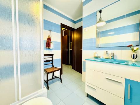 Apartamento T4 Duplex com Box - Santarém