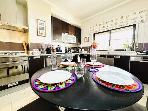 Apartamento T4 Duplex com Box - Santarém