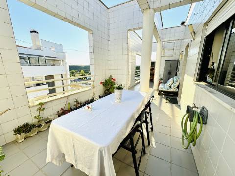 Apartamento T4 Duplex com Box - Santarém