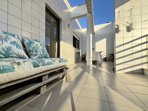 Apartamento T4 Duplex com Box - Santarém