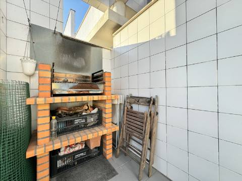 Apartamento T4 Duplex com Box - Santarém