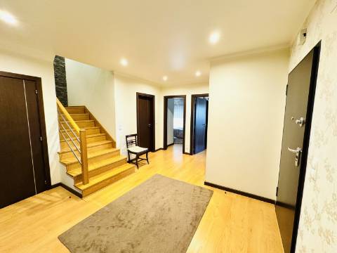 Apartamento T4 Duplex com Box - Santarém