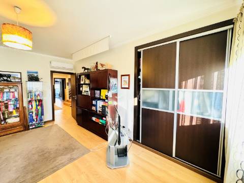 Apartamento T4 Duplex com Box - Santarém