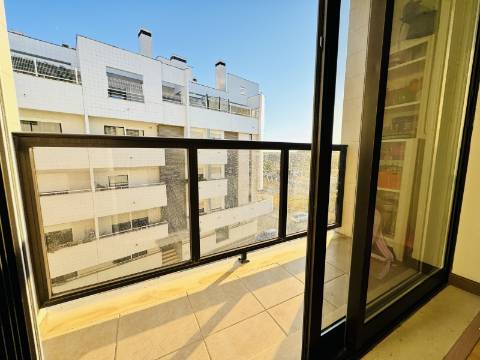 Apartamento T4 Duplex com Box - Santarém