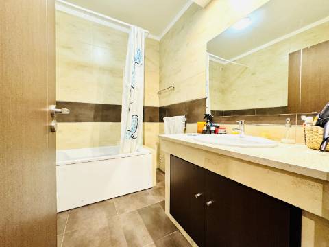 Apartamento T4 Duplex com Box - Santarém