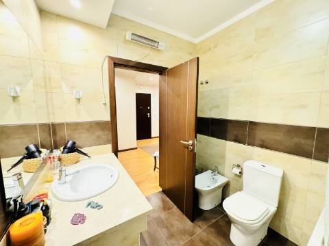 Apartamento T4 Duplex com Box - Santarém