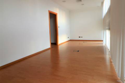 Escritório com 4 salas na Bela Vista e com garagem