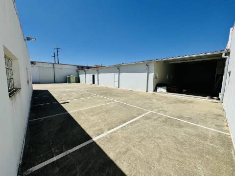 Armazém - Zona Industrial Santarém