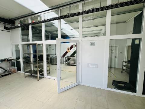 Armazém - Zona Industrial Santarém