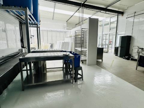 Armazém - Zona Industrial Santarém