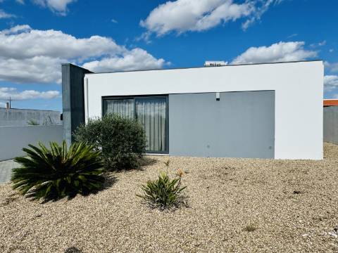 Moradia T2 - Almeirim