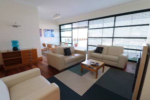 Apartamento T2 com Terraço e Piscina - Marina Parque das Nações