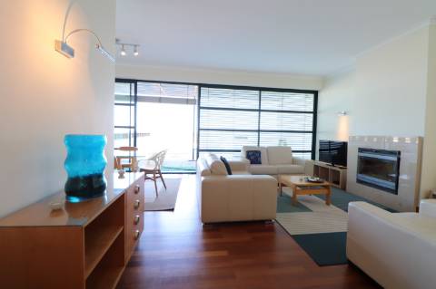 Apartamento T2 com Terraço e Piscina - Marina Parque das Nações