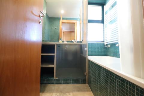 Apartamento T2 com Terraço e Piscina - Marina Parque das Nações