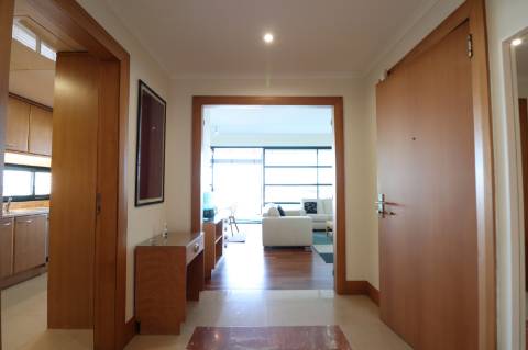 Apartamento T2 com Terraço e Piscina - Marina Parque das Nações