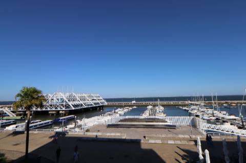 Apartamento T2 com Terraço e Piscina - Marina Parque das Nações