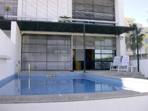 Apartamento T2 com Terraço e Piscina - Marina Parque das Nações