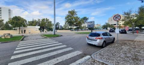 Garagem com 100m² - Santarém