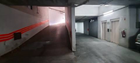 Garagem com 100m² - Santarém