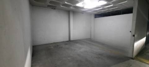 Garagem com 100m² - Santarém