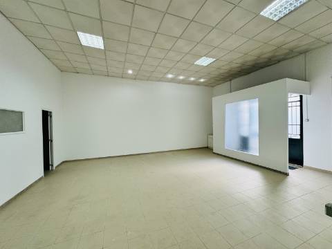 Espaço comércio/ lojas - Santarém