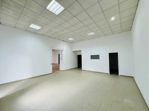 Espaço comércio/ lojas - Santarém