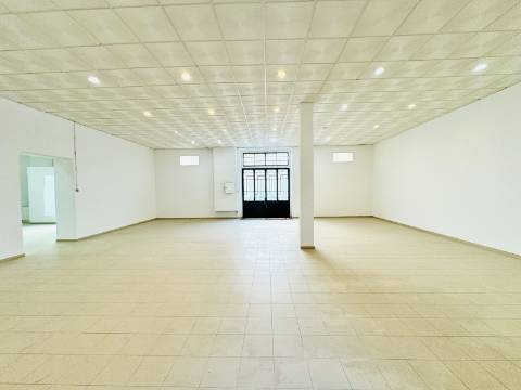 Espaço comércio/ lojas - Santarém