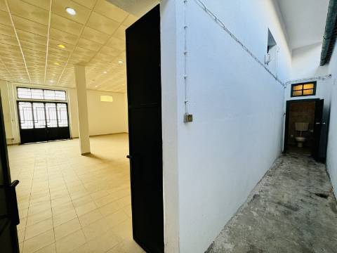 Espaço comércio/ lojas - Santarém