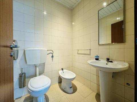 Espaço comércio/ lojas - Santarém